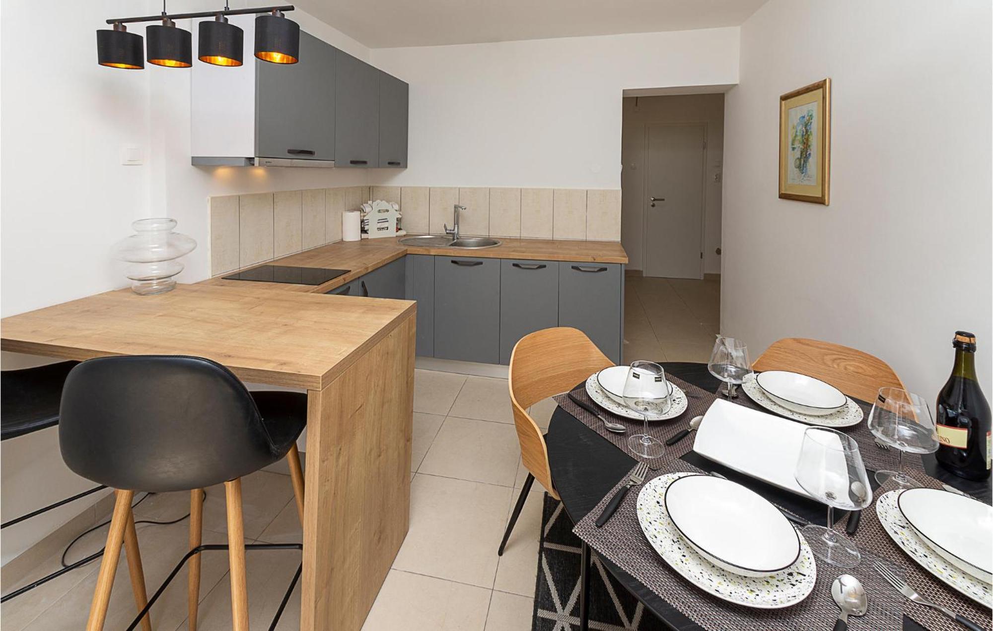 Stunning In With Wifi Apartment *