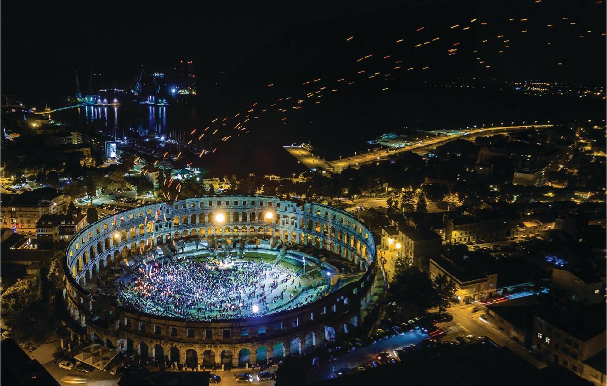 Stunning In With Wifi Pula